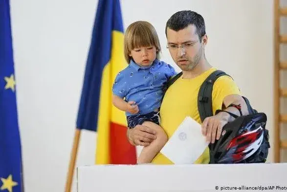 На виборах президента Румунії перемагає Клаус Йоганніс