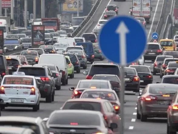 Рух на столичних мостах ускладнено в напрямку правого берега