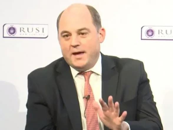 Міністр оборони Британії: РФ випробовує рішучість НАТО використовуючи Україну