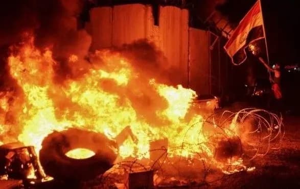 В Іраку протестувальники підпалили консульство Ірану