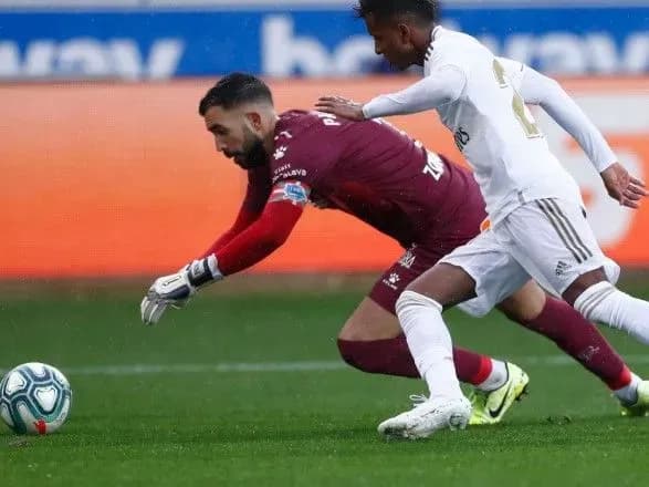 Девятый выигрыш "Реал" единолично возглавил испанскую Примеру