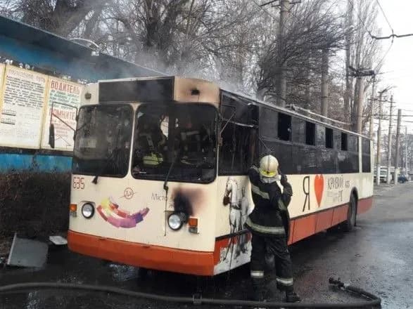 У Кривому Розі згорів пасажирський тролейбус