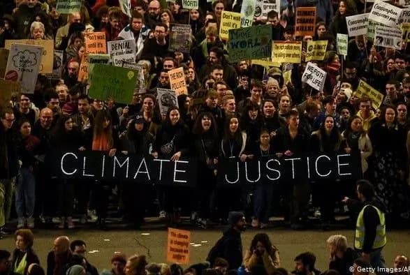 У Мадриді десятки тисяч людей вийшли на акцію на захист клімату