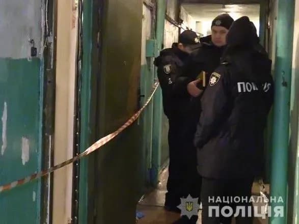 В Киеве мужчина пригласил женщину на свидание в квартиру с трупом