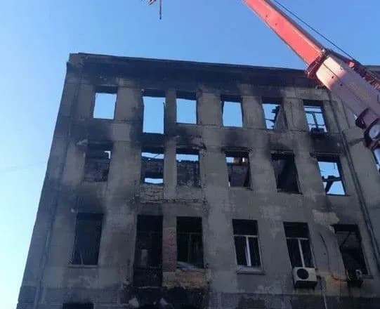 В Одесі назвали попередню причину смерті жінки, знайденої під завалами у коледжі