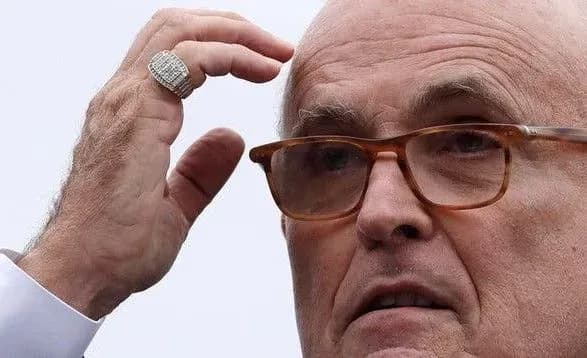 Адвокат Трампа заявив, що доведе причетність Байдена до корупції в Україні