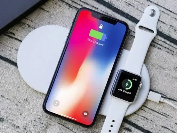 Apple планує випустити iPhone без гнізда для зарядки в 2021 році