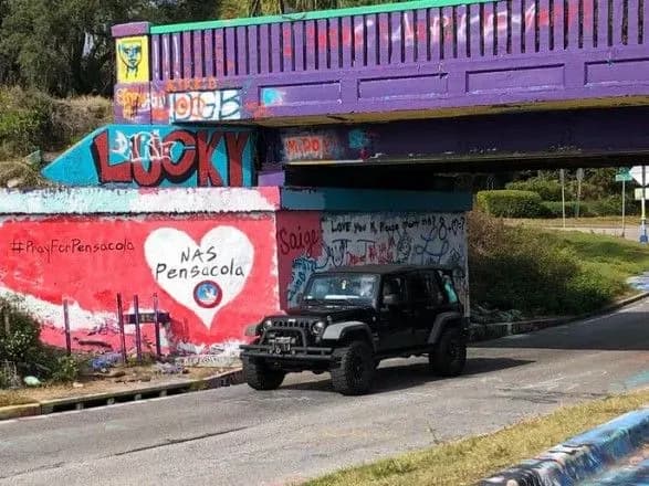 У ФБР допускають, що стрілянина на базі у Флориді могла бути терактом