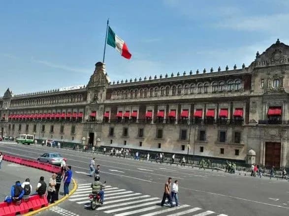 Четыре человека погибли во время стрельбы недалеко от резиденции президента Мексики