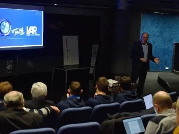 Стало відомо, на скількох матчах УПЛ працюватиме система "VAR"