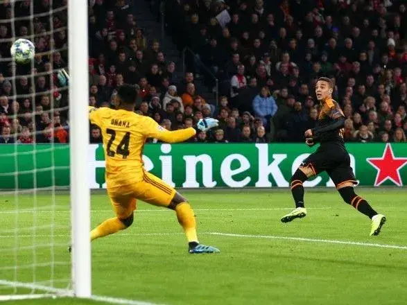 Перемоги вивели "Челсі" і "Валенсію" в плей-офф Ліги чемпіонів