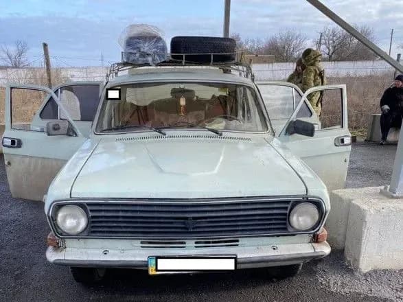 В зоні ООС чоловік намагався незаконно провезти 23 пляшки алкоголю