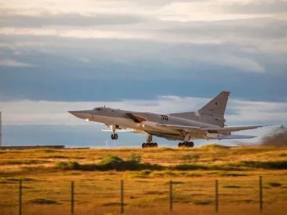 У Росії аварійну посадку здійснив бомбардувальник Ту-22МЗ