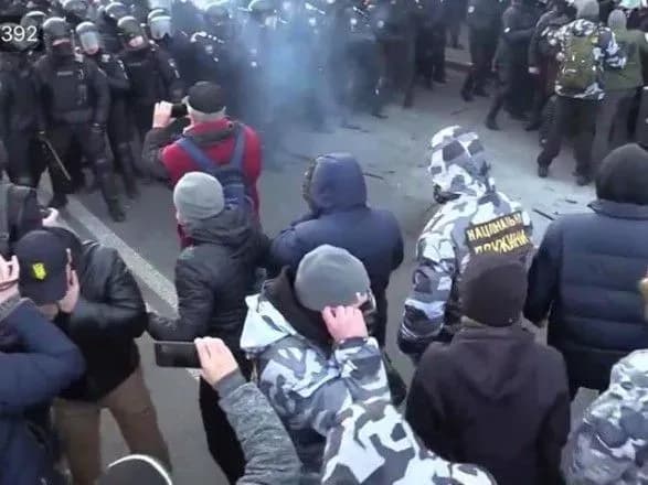Через сутичку під ВР один учасник акції затриманий, двоє поліцейських госпіталізовані