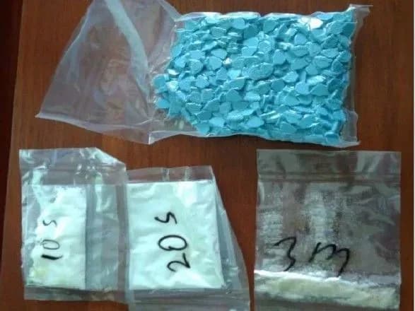 У Львові контрабандист екстазі залучав неповнолітніх для переправлення наркотиків у столицю