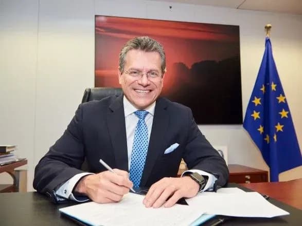 Україна та Росія домовились: представник Єврокомісії підписав угоду щодо транзиту газу