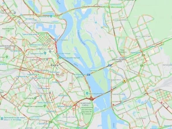 Київ у п’ятницю зупинився у заторах