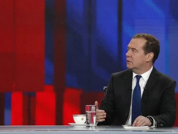Медведєв доручив уряду Росії простежити за виконанням рішень по транзиту газу через Україну