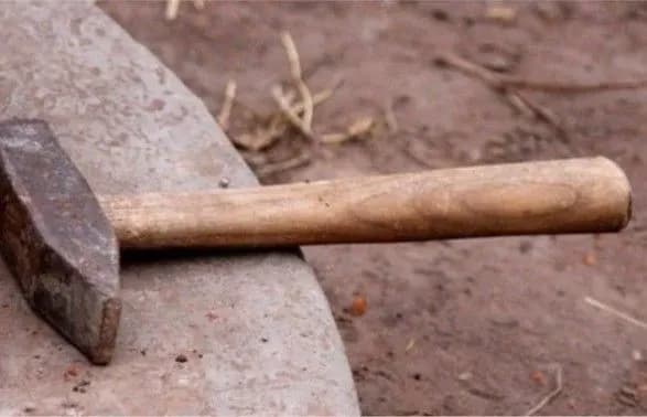 У Росії школяр з молотком напав на вчительку через погані оцінки