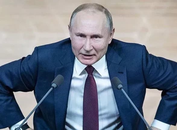 Варшава викликала посла Росії після заяв Путіна