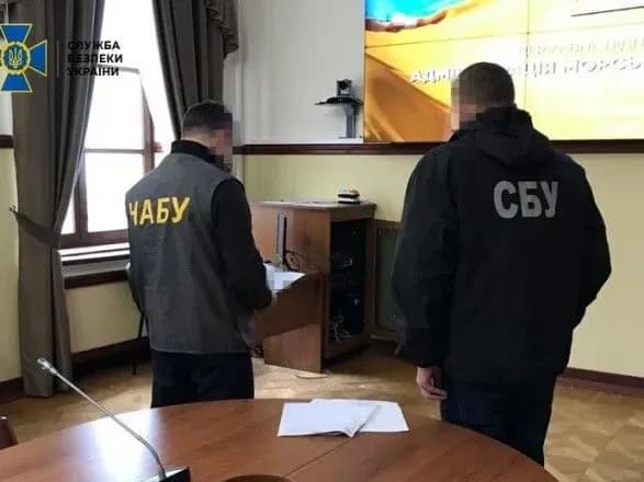 Посадовців Адміністрації морських портів викрили на розтраті 20 млн доларів