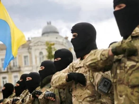 Кабмін спростив набуття громадянства України для добровольців