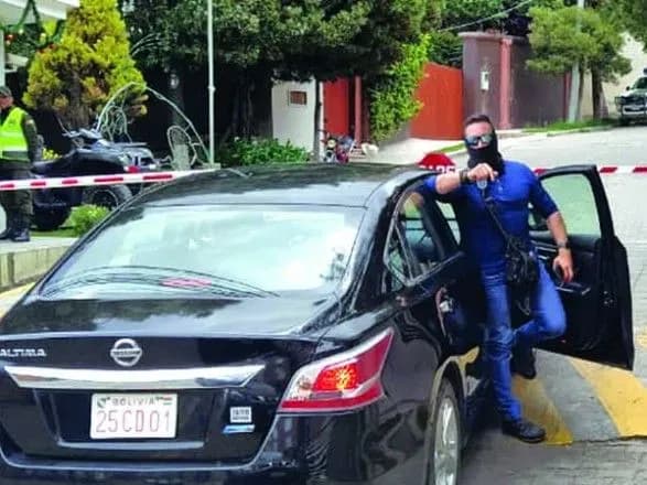 Глава МВС Болівії просить вислати з країни іспанських дипломатів