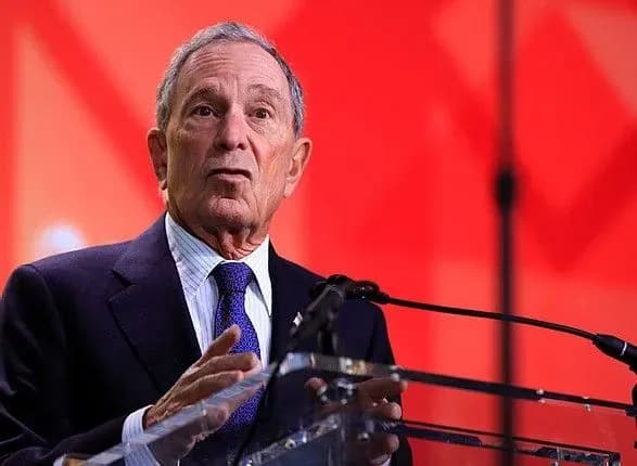 Кандидат у президенти США Блумберг відмовився від грошей спонсорів для передвиборної кампанії