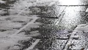 Сьогодні українців на дорогах чекає ожеледиця в більшості областей