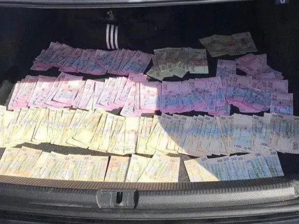 В Киеве будут судить чиновника Гоструда и адвоката, уличенных на взятке в 60 тыс. гривен