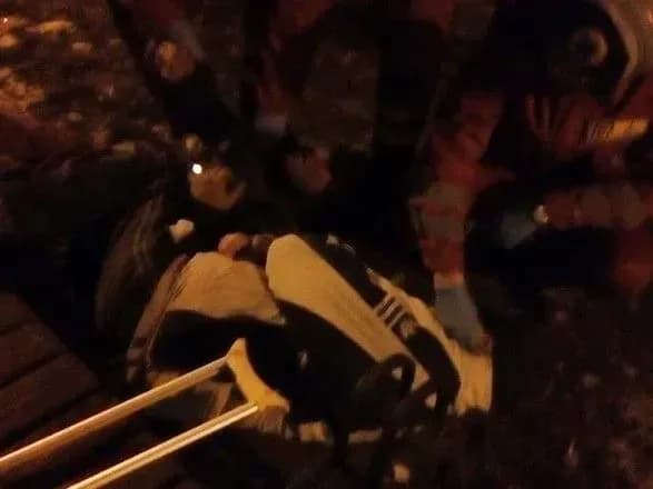 Чоловік видерся на центральну ялинку Івано-Франківська