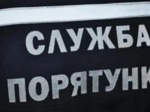 У Броварах чоловік застряг у вигрібній ямі