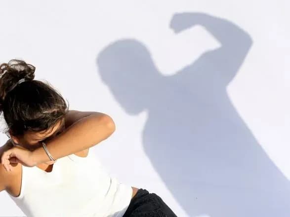 С насилием в семье за год сталкивались 5% женщин в селах - исследование