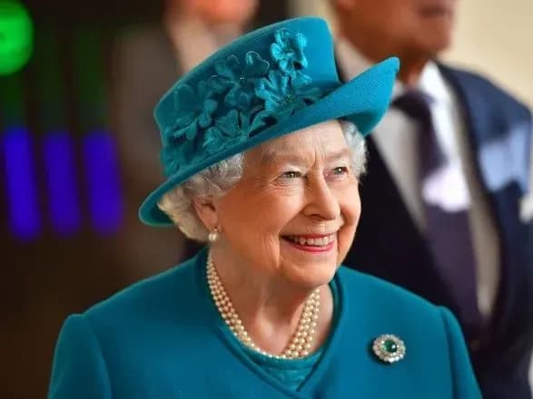 Єлизавета ІІ випустила заяву після наради щодо Гаррі і Меган: я повністю підтримую їх