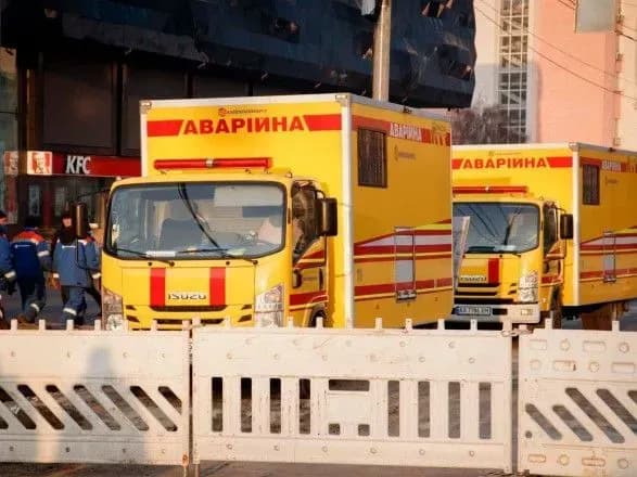 Ремонт поврежденной теплотрассы возле Ocean Plaza завершили