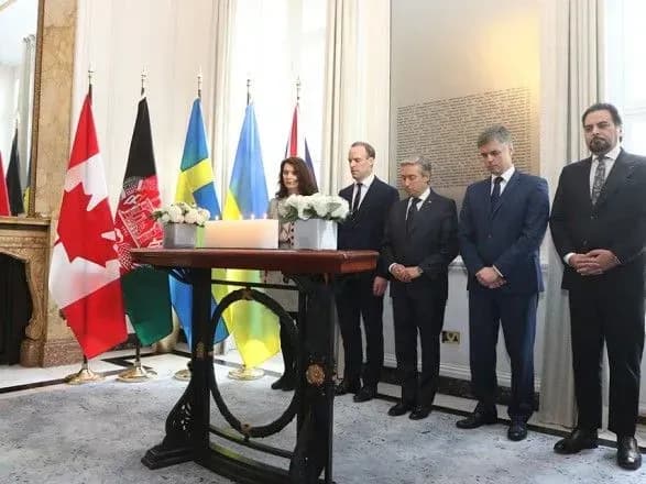 Авіакатастрофа літака МАУ: глави МЗС у Лондоні погодили рамкові умови співпраці з Іраном