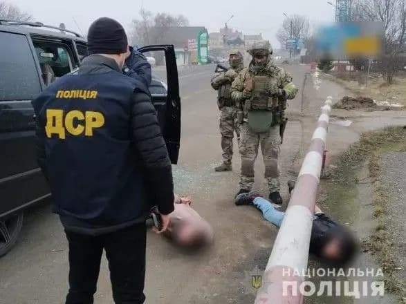 На Буковині викрито угрупування вимагачів, що представлялися борцями з організованною злочинністю