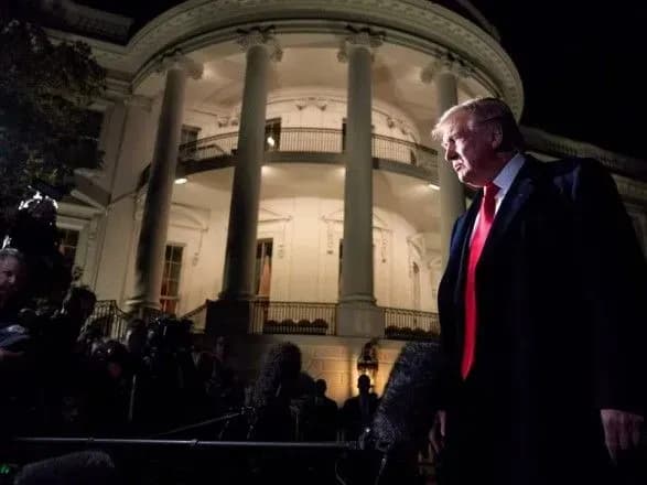 В Белом доме считают, что обвинения в адрес Трампа могут нанести значительный ущерб стране