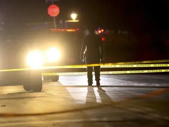 У США неповнолітній застрелив трьох дітей та жінку