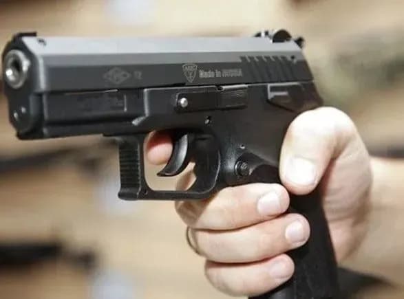 У Сумах чоловік влаштував стрілянину по вікнах тещі