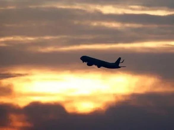 Літак з тілами загиблих українців в Ірані перетнув державний кордон