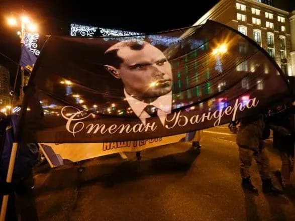 Зеленський: давайте називати пам'ятники і вулиці на честь людей, чиї імена не провокують конфлікт