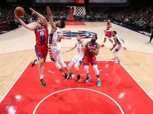 Десять очок Михайлюка не врятували "Детройт" від поразки у грі з "Вашингтоном"