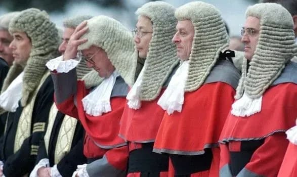 Україна може допустити британських суддів до вирішення внутрішніх комерційних суперечок – Арахамія