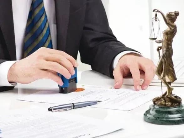 Трьох працівників Держпраці засуджено за підробку службових документів