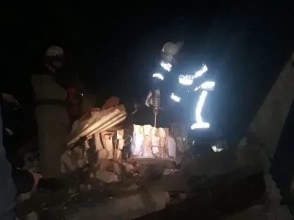 На Харківщині у будинку обвалилися стіна: є загиблий та постраждалий