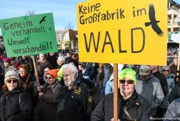 У Німеччині протестували проти будування фабрики Tesla