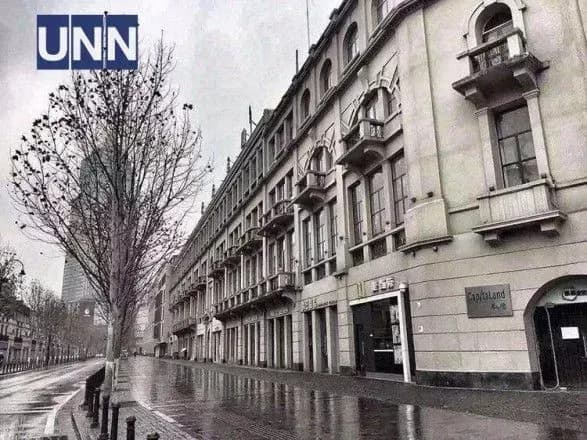 Пусті вулиці та тиша: ексклюзивні фото УНН з епіцентру коронавірусу в Ухані