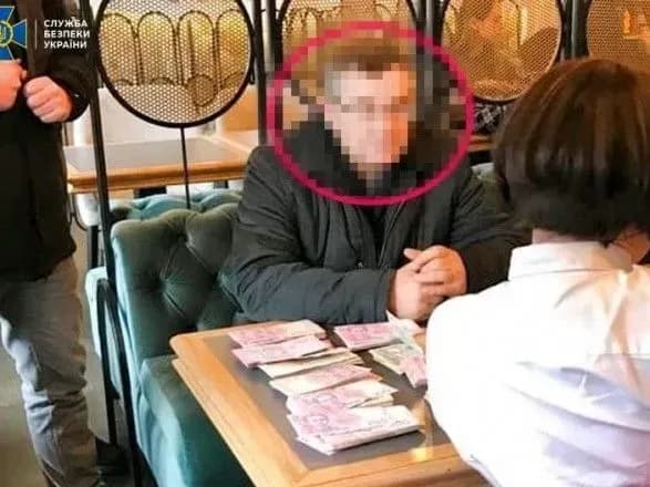 Голову громадської організації з Чернігівщини затримали за вимагання грошей з комерсантів