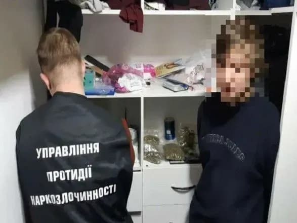 На столичному Печерську у наркодилерів вилучили речовини на півмільйона гривень